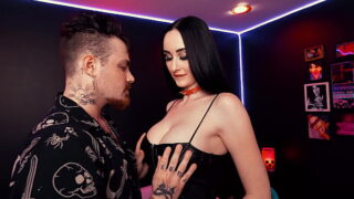 Hot babe Violet Voss Makes Her Tits Bounce While Receiving A Fuck